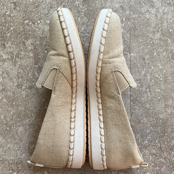 Clarks Slip On Shoes - Picture 2 of 4